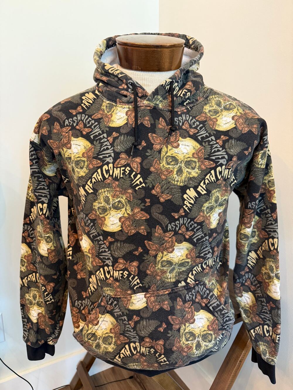 Assholes Live Forever Skulls Butterflies Men’s Hoodie Size Medium